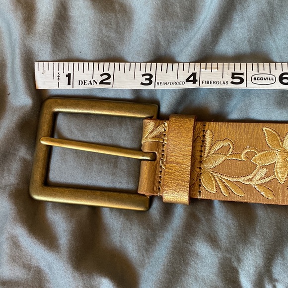 Linea Pelle Leather Belt Floral Gold - large - Picture 4 of 8